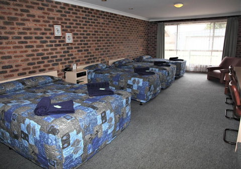 Big Trout Motel - Kalgoorlie Accommodation 4