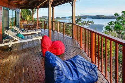 NEWLY BEAUTFULLY RENOVATED 16 The Casuarina 3 Bedroom House With 180 Degree Ocean Views - Kalgoorlie Accommodation 4