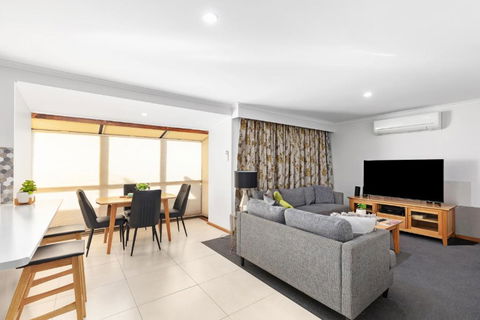 City Four Apartment - Kalgoorlie Accommodation 1