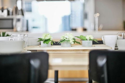 A Stylish 2BR CBD Apt With Beautiful City Views - Kalgoorlie Accommodation 2