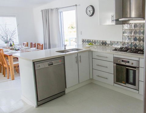 The Rested Guest 3 Bedroom Cottage West Wyalong - Kalgoorlie Accommodation 4
