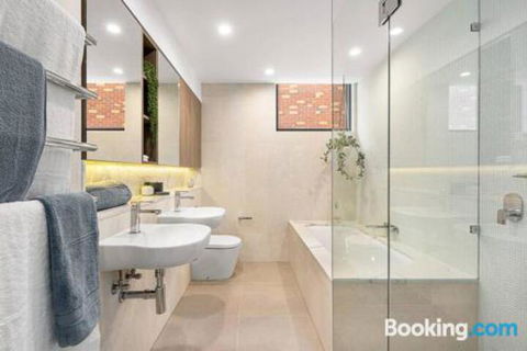 Luxe 101 At Martha Cove Waterfront Luxury On The Marina Walk To Beach - Kalgoorlie Accommodation 3