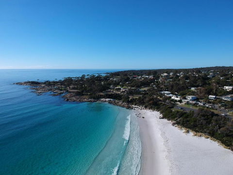 SEA EAGLE COTTAGE Amazing Views Of Bay Of Fires - Kalgoorlie Accommodation 5
