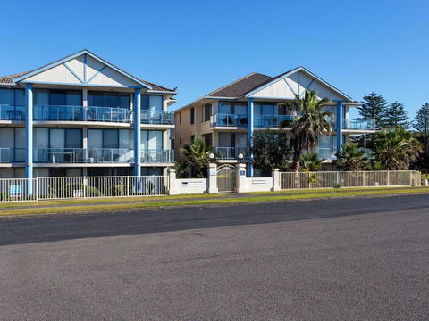 Across The Road From The Beach! - Kalgoorlie Accommodation 5