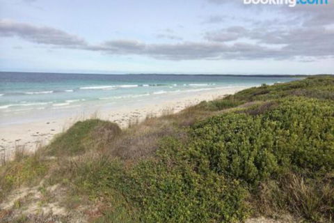 DEstrees Bay Beach House - Kalgoorlie Accommodation 4