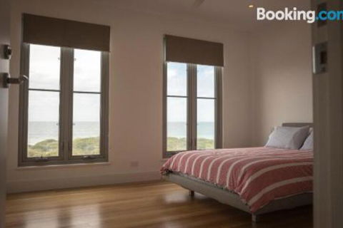 DEstrees Bay Beach House - Kalgoorlie Accommodation 6