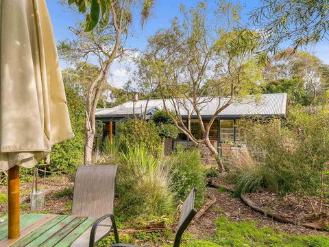 Hakea Bush Cabin - Kalgoorlie Accommodation 5