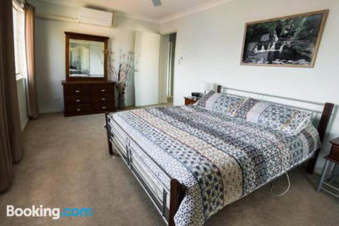 Family Getaway Close To Beach & Restaurants - Kalgoorlie Accommodation 6
