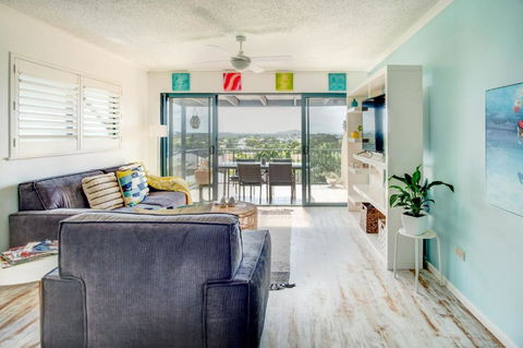 Coolum Beach 3 Level Townhouse Private Rooftop Terrace Spa Overlooking Mount Coolum - Kalgoorlie Accommodation 2