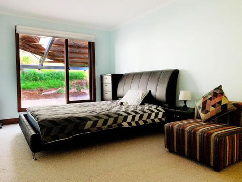 Cellar House - Kalgoorlie Accommodation 4