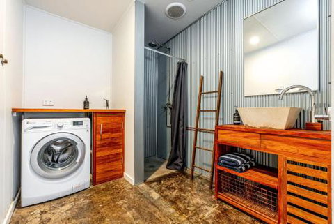 SUNSET BEACH SHACK On SURF - Kalgoorlie Accommodation 1