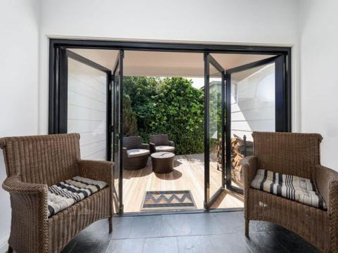 THE BEACH HOUSE Gerroa 4pm Check Out Sundays - Kalgoorlie Accommodation 3
