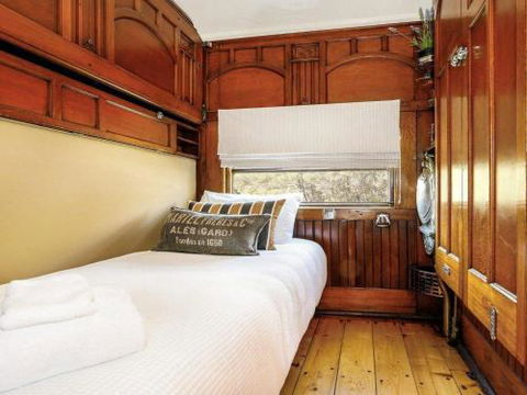 THE ANGAS CARRIAGE Alpine Southern Highlands 4pm Check Out On Sundays - Kalgoorlie Accommodation 4