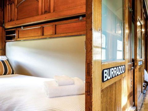 THE ANGAS CARRIAGE Alpine Southern Highlands 4pm Check Out On Sundays - Kalgoorlie Accommodation 1