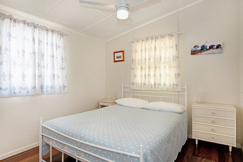 Close To Water Restaurants & Clubs Toorbul St. Bongaree - Kalgoorlie Accommodation 5