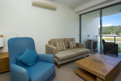 Blue On Blue Studio Room 1222 - Kalgoorlie Accommodation 3