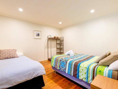 Boathouse 2 4pm Check Out Sundays - Kalgoorlie Accommodation 6