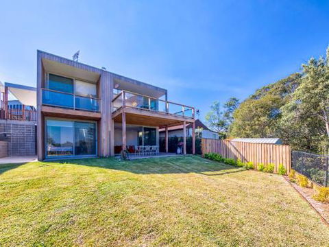 FAIRYTALE Gerroa 4pm Check Out Sundays - Kalgoorlie Accommodation 1
