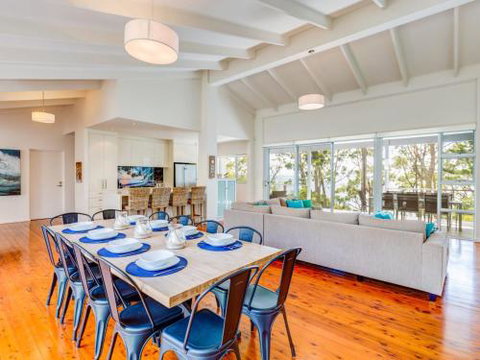 Harlequin Beach House 4pm Check Out Sundays - Kalgoorlie Accommodation 0