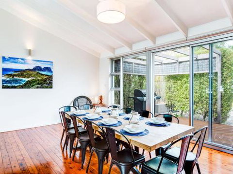 Harlequin Beach House 4pm Check Out Sundays - Kalgoorlie Accommodation 1