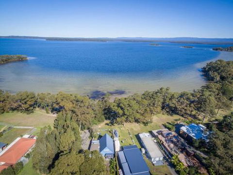 SORRENTO LAKESIDE Sanctuary Point 4pm Check Out Sundays - Kalgoorlie Accommodation 0
