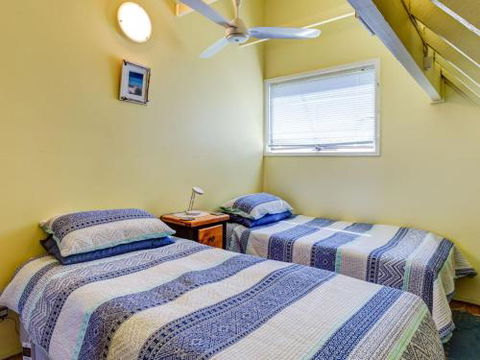 SORRENTO LAKESIDE Sanctuary Point 4pm Check Out Sundays - Kalgoorlie Accommodation 5