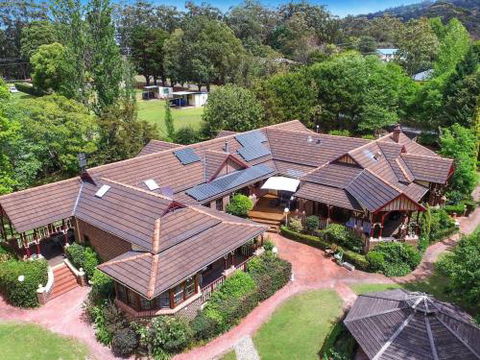 THE ELMS Berry Berry & Surrounds 4pm Check Out Sundays - Kalgoorlie Accommodation 4