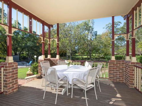 THE ELMS Berry Berry & Surrounds 4pm Check Out Sundays - Kalgoorlie Accommodation 1