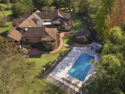 THE ELMS Berry Berry & Surrounds 4pm Check Out Sundays - Kalgoorlie Accommodation 2