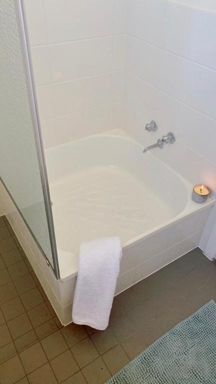 Honey At KI - Kalgoorlie Accommodation 2