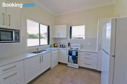 Cottage On River - Kalgoorlie Accommodation 4