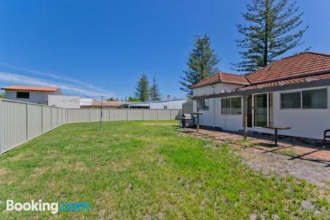 Cottage On River - Kalgoorlie Accommodation 5
