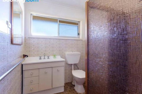 Perrumba Street Cottage - Kalgoorlie Accommodation 2
