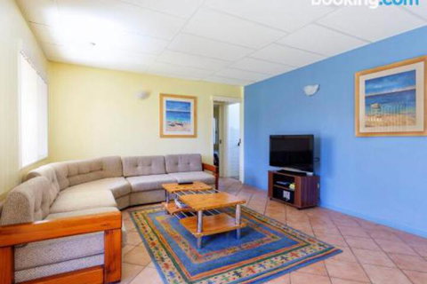 Perrumba Street Cottage - Kalgoorlie Accommodation 6