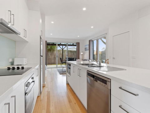 NORMANBY Coastal FREE WIFI & NETFLIX - Kalgoorlie Accommodation 4