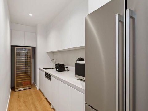 Fairway Views - Kalgoorlie Accommodation 3