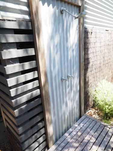 Sleepy Hollow Sandy Point - Kalgoorlie Accommodation 6