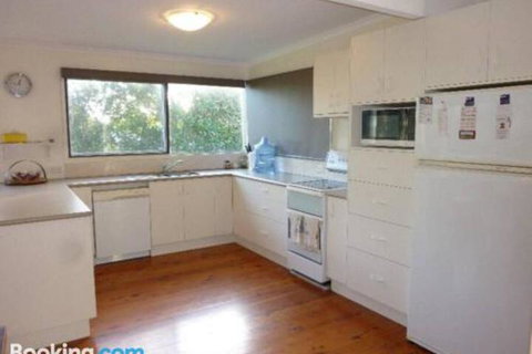 11 The Boulevarde Sandy Point - Kalgoorlie Accommodation 5