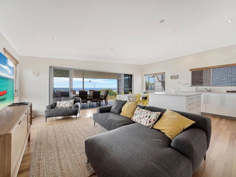Drift Beach House - Kalgoorlie Accommodation 1