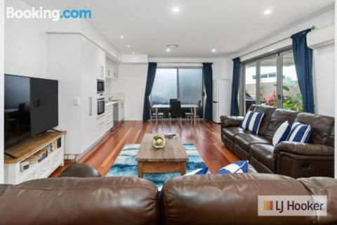 HIGH TIDES On ELLISTON - Kalgoorlie Accommodation 1