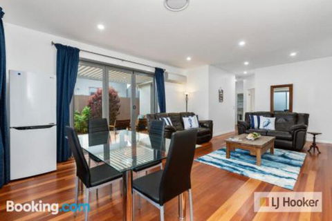 HIGH TIDES On ELLISTON - Kalgoorlie Accommodation 2