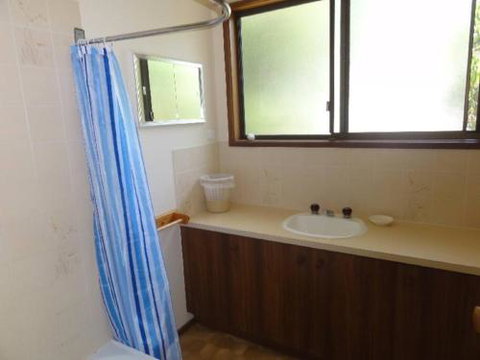 14 Tecoma Avenue Sandy Point - Kalgoorlie Accommodation 3