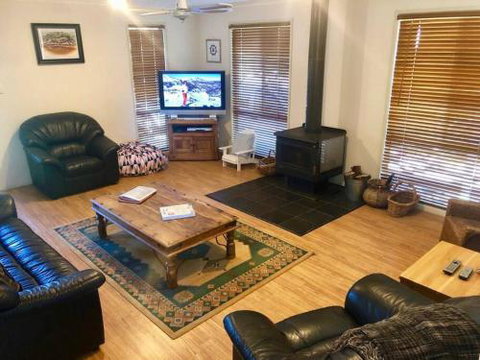 1 Tecoma Avenue Sandy Point - Kalgoorlie Accommodation 0