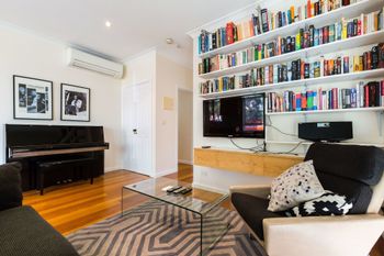 KIM 2BDR West Melbourne Apartment - Kalgoorlie Accommodation 0