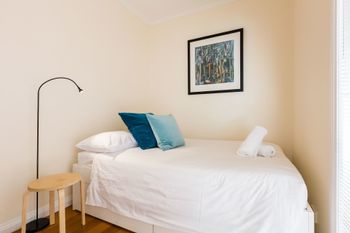 KIM 2BDR West Melbourne Apartment - Kalgoorlie Accommodation 1