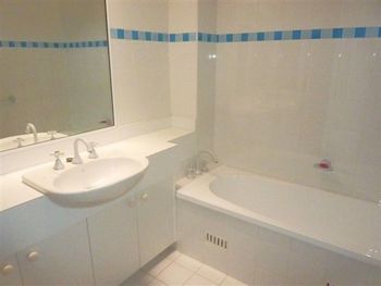 FATHOMS 19 - Kalgoorlie Accommodation 5