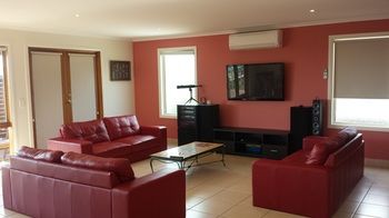 Holiday Makers - Kalgoorlie Accommodation 1