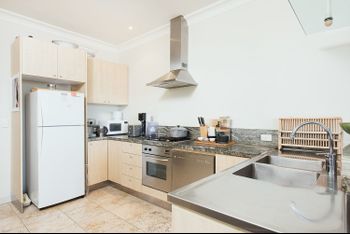 Stylish 2 Bdr Overlooking Parsley Bay H379 - Kalgoorlie Accommodation 1