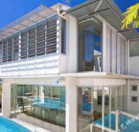 R  W Noosa Holidays 19 the Esplanade - Kalgoorlie Accommodation
