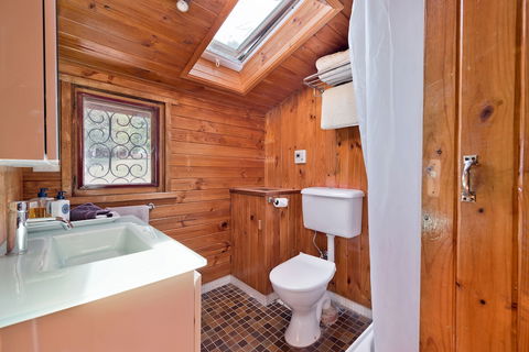 Crackenback Cottage 1884 - Kalgoorlie Accommodation 4